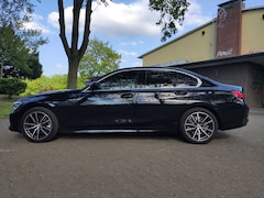 Bild des Angebotes BMW 330 330i Benzin Automatik Sport Line