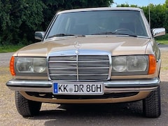 Bild des Angebotes Mercedes-Benz 230 Limousine