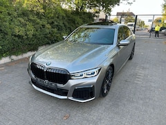 Bild des Angebotes BMW 740 Li/M-PAKET/20"/PANO/HUD/DIST/MASS/H&K/VOLL