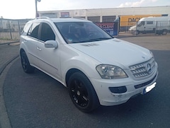 Bild des Angebotes Mercedes-Benz ML 320 CDI 4Matic 7G-TRONIC DPF