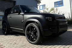 Bild des Angebotes Land Rover Defender 90 - P525 V8 - black matt foliert