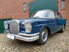 Bild des Angebotes Mercedes-Benz 230 S W111 große Heckflosse mit Schiebedach