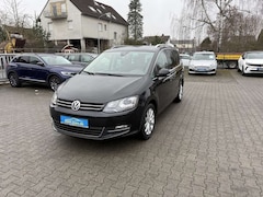 Bild des Angebotes VW Sharan Highline 1,4 TSI Aut Navi Bi-Xe ACC P-Dach SHA TWA