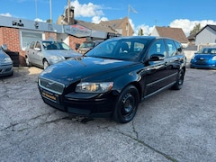 Bild des Angebotes Volvo V50 Kombi 1.6 Kinetic*GARANTIE*TÜV/NEU*KLIMA*AHK
