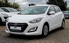 Bild des Angebotes Hyundai i30 1.6 CRDi/VOLL SHEFT/KLIMA/ALLWETTER/PDC/