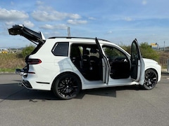 Bild des Angebotes BMW X7 M X7 M60i xDrive 22 "+LUFT+AHK+PANO+HARMAN+AKTION