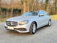 Bild des Angebotes Mercedes-Benz E 220 E 220 d T Avantgarde • Panorama • Multibeam • ACC Abstandstempomat • Kamera • Scheckheft • TÜV/Bremsen/AdBlue/Scheibe neu