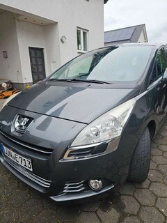 Bild des Angebotes Peugeot 5008 Family /7-Sitzer/TV/Panorama/Navi/Head Up