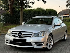 Bild des Angebotes Mercedes-Benz C 180 CGI Coupe BlueEfficiency AMG Paket Xenon