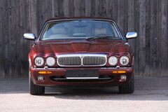 Bild des Angebotes Jaguar Daimler Super V8 Langversion  3 Jahre Garantie