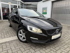 Bild des Angebotes Volvo V60 Linje Business mit Klima/GSHD/PDC&Kamera/Met./ESP/