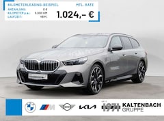 Bild des Angebotes BMW 550 e Touring xDrive M-Sport PANO AHK HUD 360°