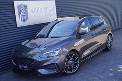 Bild des Angebotes Ford Focus ST PERFORMANCE|AUTOMATIK|PANORAMA|VIRTUAL