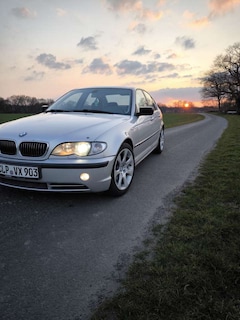 Bild des Angebotes BMW 330 330i