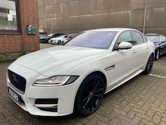 Bild des Angebotes Jaguar XF 30d 300PS R-Sport Aut.*HEAD-UP*DIGITALTACHO