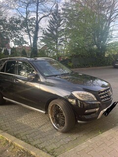 Bild des Angebotes Mercedes-Benz ML 350 CDI 4Matic 7G-TRONIC DPF 4-fach bereift, 22 Zoll