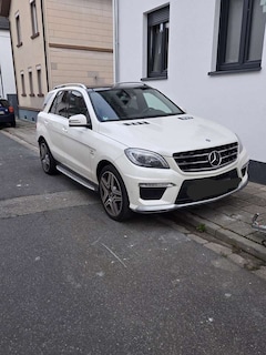 Bild des Angebotes Mercedes-Benz ML 63 AMG ML 63 AMG 4Matic AMG SPEEDSHIFT 7G-TRONIC