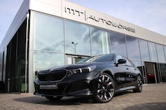 Bild des Angebotes BMW 520 D XDRIVE M SPORT PRO/B&W/CARBON/PANORAMA/21"