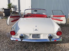 Ford Thunderbird