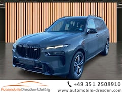 Bild des Angebotes BMW X7 M *M SportPro*UPE 156.000€*SkyLounge*H&K