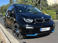 Bild des Angebotes BMW i3 i3s (120 Ah) 135kW GlasSD Navi-Prof DAB 20" SHZ KomfZugang BusinessPak 8Xfachbereift