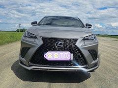 Bild des Angebotes Lexus NX 300h NX Hybrid E-FOUR F SPORT Lexus-Software-Upgrade für Apple CarPlay und Android Auto direkt auf dem Werksbildschirm