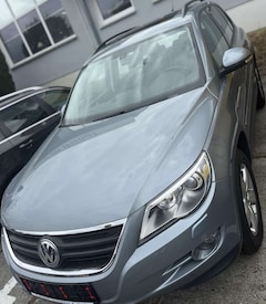 Bild des Angebotes VW Tiguan Track TÜV 04/27 Allrad , Xenon , Pano .Ahz !