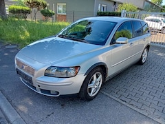 Bild des Angebotes Volvo V50 Kombi 2.0 D Summum