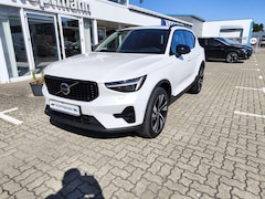 Bild des Angebotes Volvo XC40 B4 Aut. Benzin Ultra Dark 360°/ACC/BLIS/WKR