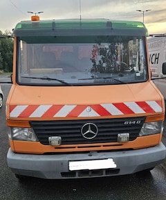 Bild des Angebotes Mercedes-Benz Vario 614D Pritsche Doko mit Ladekran