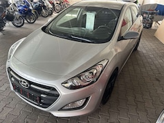 Bild des Angebotes Hyundai i30 blue Trend 8fach Bereift mtl.Rate 99,-€