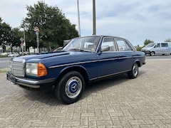 Bild des Angebotes Mercedes-Benz 200 w123