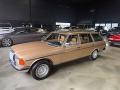 Bild des Angebotes Mercedes-Benz 300 W123 TDT TURBODIESEL/LEDER/KLIMA/AUTOMATIK