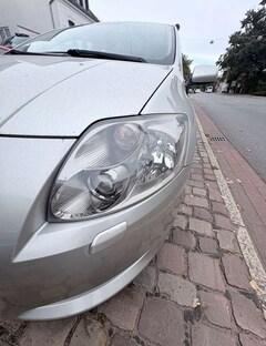 Bild des Angebotes Toyota Auris 2.2 D-4D D-CAT