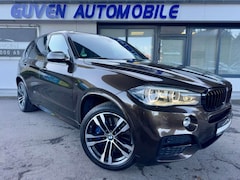 Bild des Angebotes BMW X5 M50d *VOLL* PANO HUD AHK H&K CAM MEMORY TOTW