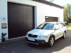 Bild des Angebotes Skoda Octavia Combi Scout 4X4 AHK SD nur 119000 km !!!
