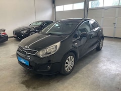 Bild des Angebotes Kia Rio 1.4 Dream Team*PDC*SHZ*KlimaA*1-HAND* SHZ+KlimaA+L