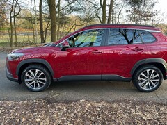Bild des Angebotes Toyota Corolla Cross Team farbe rot 2,0 Ltr 197 pS