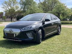 Bild des Angebotes Hyundai IONIQ Elektro Prime Vollausstattung + Glasschiebedach + 8-fach bereift