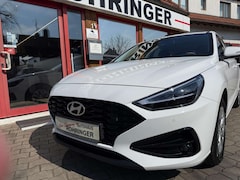 Bild des Angebotes Hyundai i30 Kombi Comfort 1,5 LED-Licht-Navi-Kamera-PDC