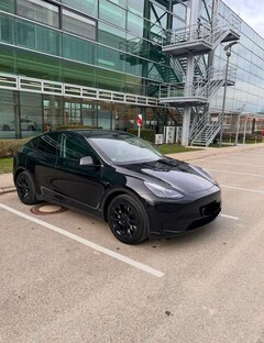 Bild des Angebotes Tesla Model Y RWD / SR | TOP | 20“ Zoll Felgen | 1. Hand