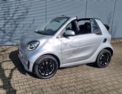 Bild des Angebotes smart forTwo Cabrio EQ MY22*BRABUS*LED*JBL*22KW*BATZERT*MWST aw