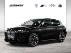 Bild des Angebotes BMW iX xDrive40 Sportpaket Luftfeder AHK ACC 360°