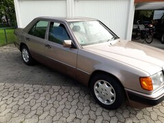 Bild des Angebotes Mercedes-Benz E 220 220 E