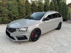Bild des Angebotes Skoda Octavia Octavia Combi 2.0 TSI DSG RS 245