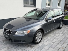 Bild des Angebotes Volvo V70 Kombi Momentum /AHK/BiXENON/LEDER/SZH/NAVI