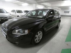 Bild des Angebotes Volvo V50 Kombi T5 Summum*Auto.*NAVI*AHK*LEDER*