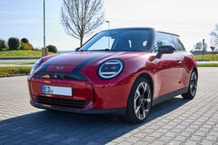 Bild des Angebotes MINI Cooper E MINI 3-TÜRER Elektro Classic Trim Paket L