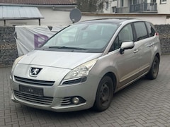 Bild des Angebotes Peugeot 5008 2.0HDI+7SITZE+EURO 5+PANORAMA+