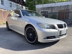 Bild des Angebotes BMW 320 320d DPF Touring